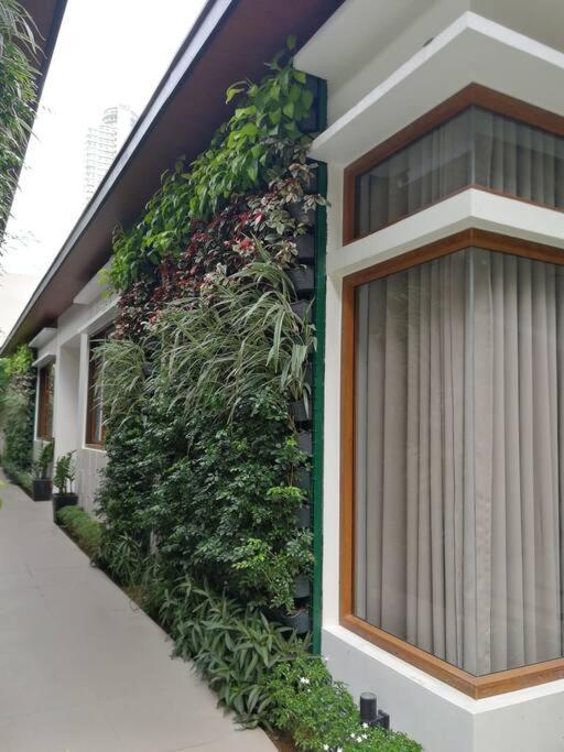 Adria Residences - Emerald Garden - 2 Bedroom Unit For 4 Person มะนิลา ภายนอก รูปภาพ