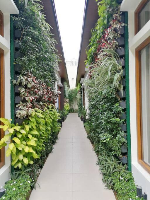 Adria Residences - Emerald Garden - 2 Bedroom Unit For 4 Person มะนิลา ภายนอก รูปภาพ
