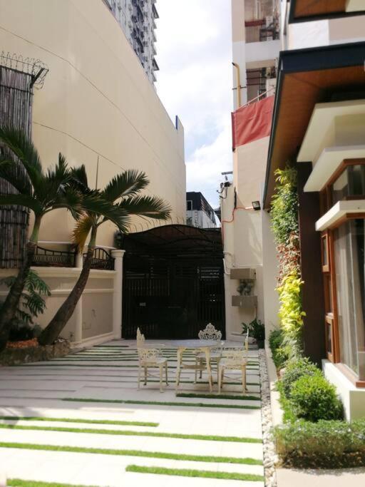 Adria Residences - Emerald Garden - 2 Bedroom Unit For 4 Person มะนิลา ภายนอก รูปภาพ